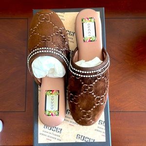 Gucci brown velvet monogram shoes size 38